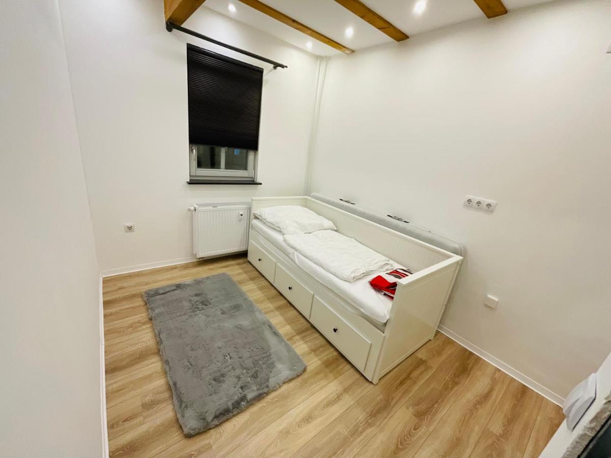 Best Central Apartment - Am Marktplatz - Up To 5 - Next To Frankfurt And Hanau - Coffee And Snacks - Netflix, Prime, Disney Nidderau Εξωτερικό φωτογραφία