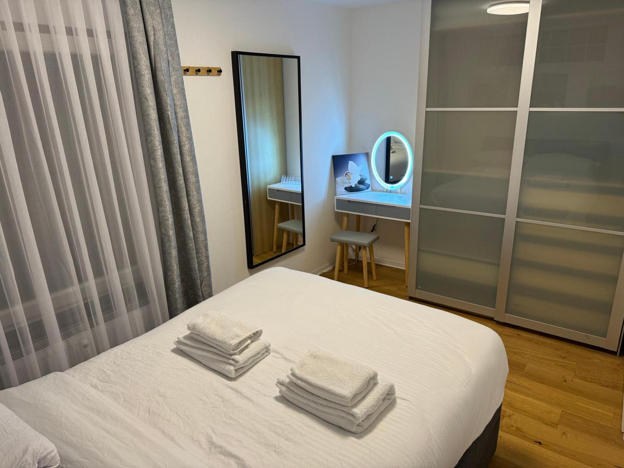 Best Central Apartment - Am Marktplatz - Up To 5 - Next To Frankfurt And Hanau - Coffee And Snacks - Netflix, Prime, Disney Nidderau Εξωτερικό φωτογραφία